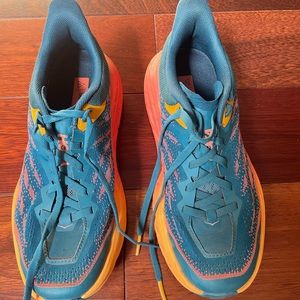 Womens Hoka Speedgoat 5 (Size 7.5)